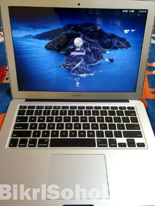 MacBook Air 2017 | 8GB RAM | 256GB SSD | i7 Dual Core – Silv